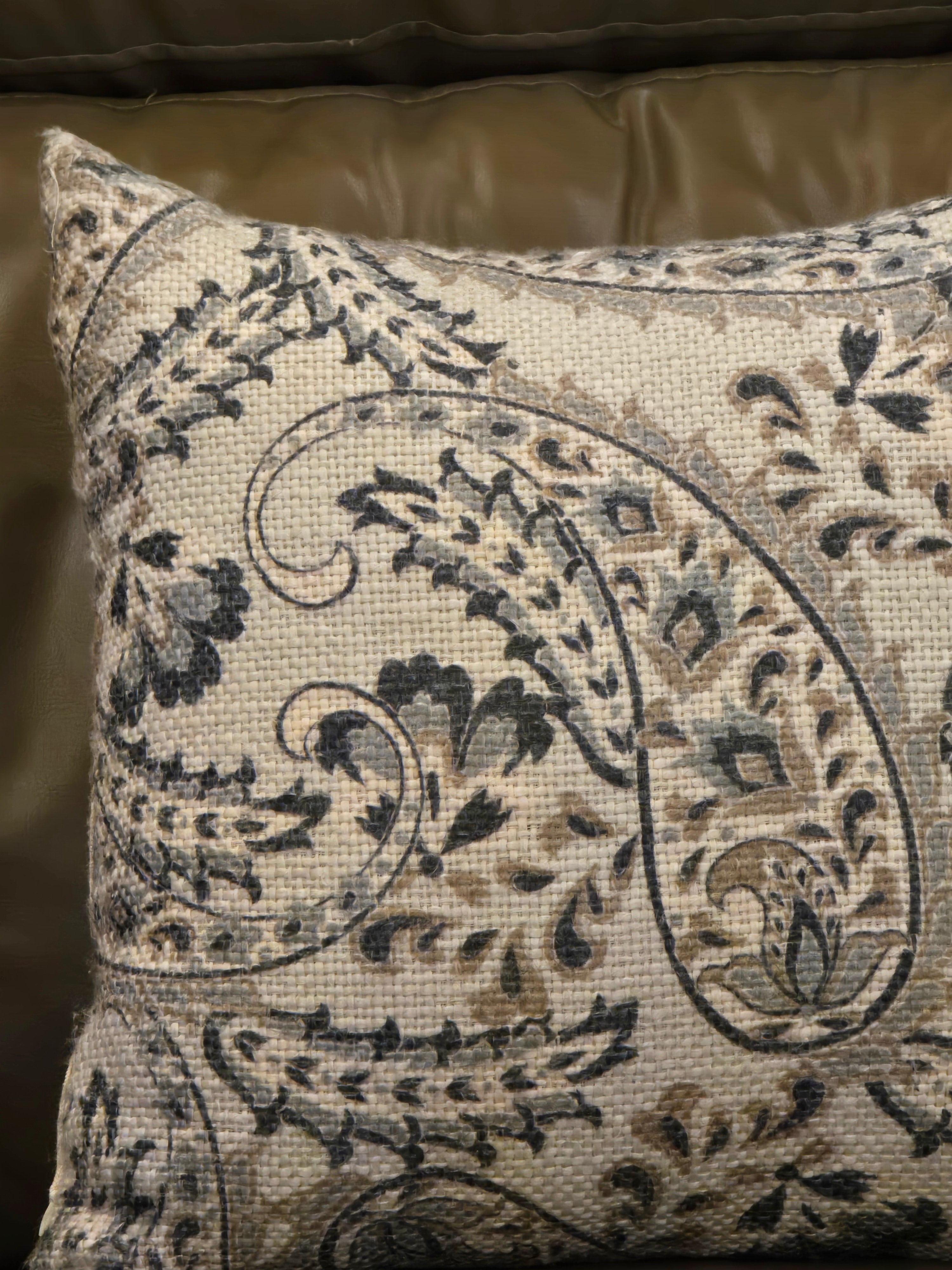 The Ashbourne Manor Cushion Cover