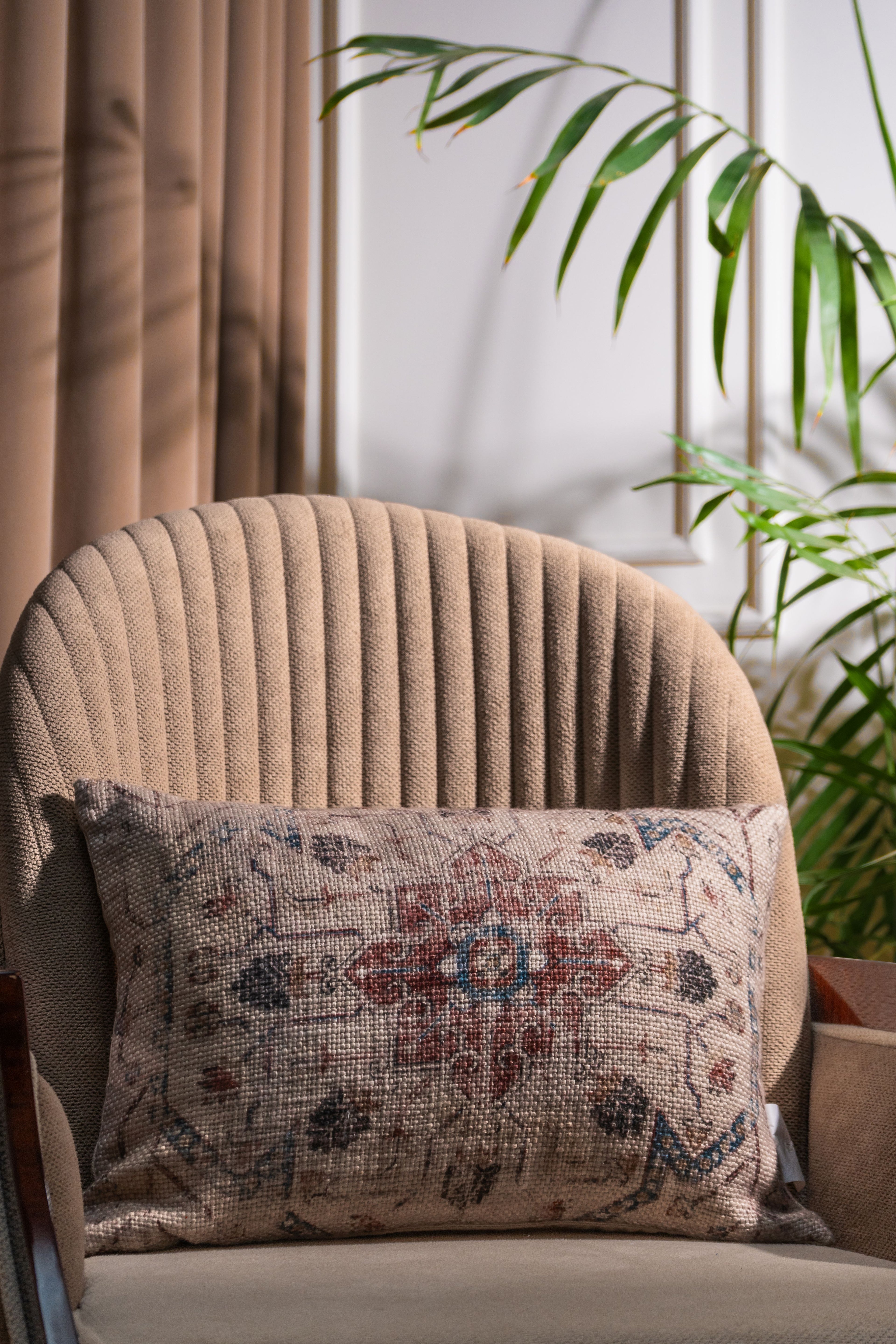 The Florentina Medallion Oblong Cover
